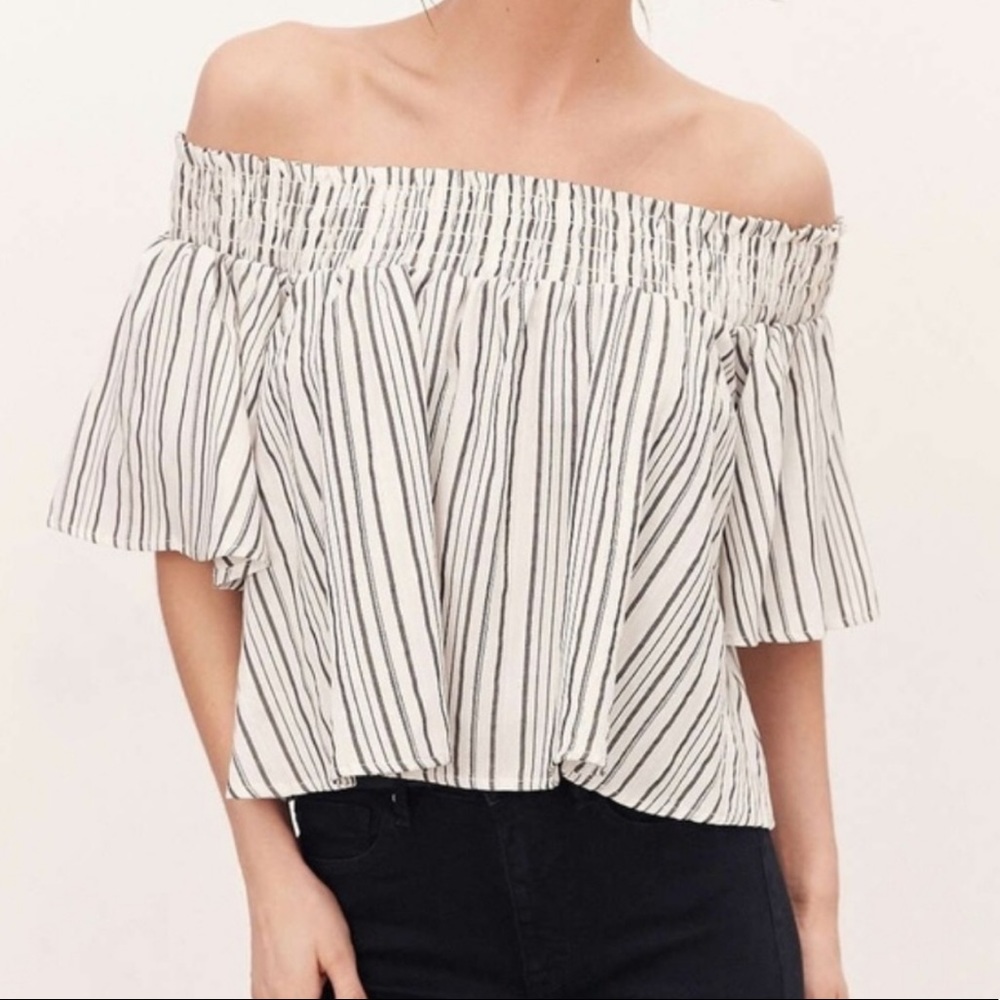 Off-the-shoulder top